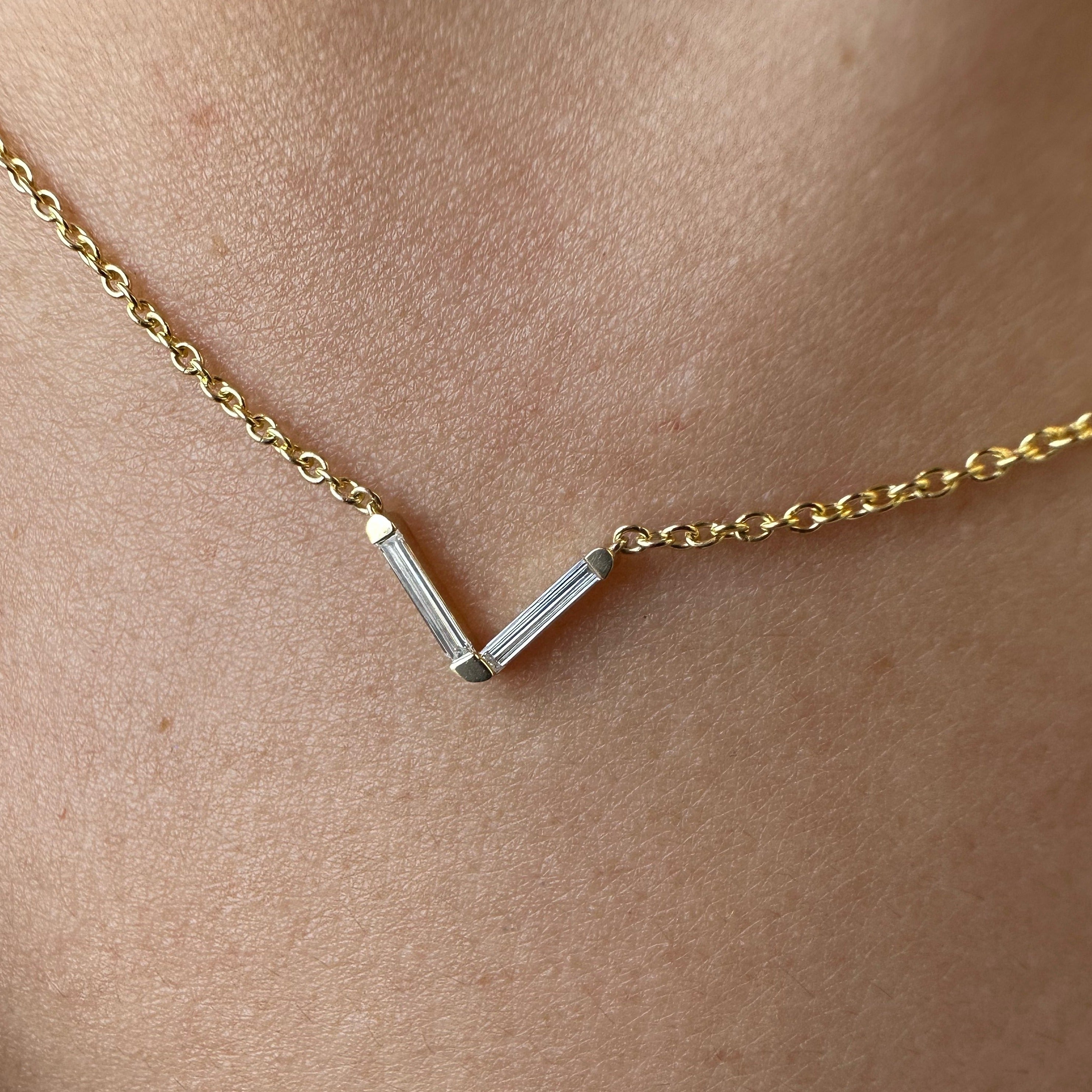 V Baguettes | 0.14 CT