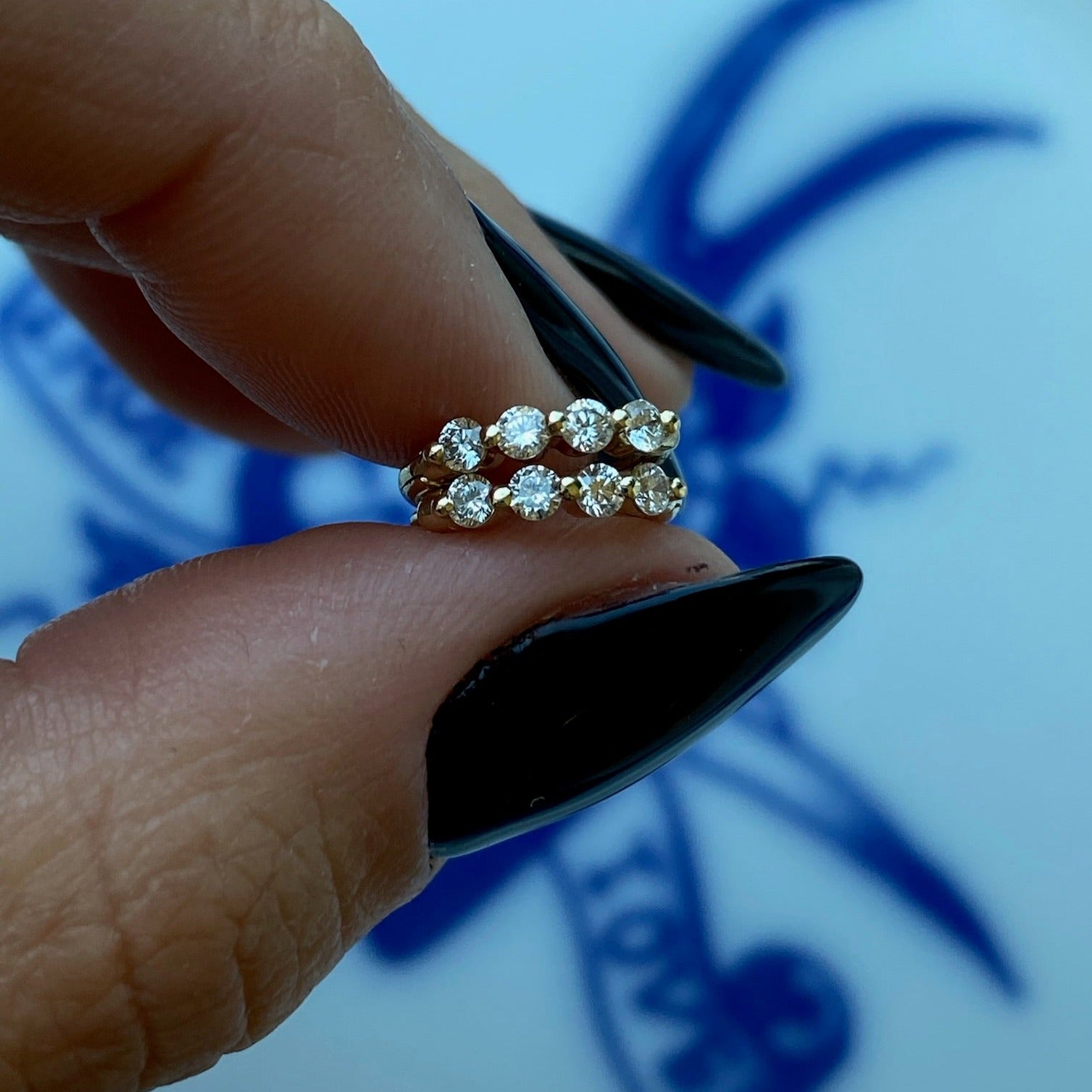 Round Brilliant Kissing Small Earrings
