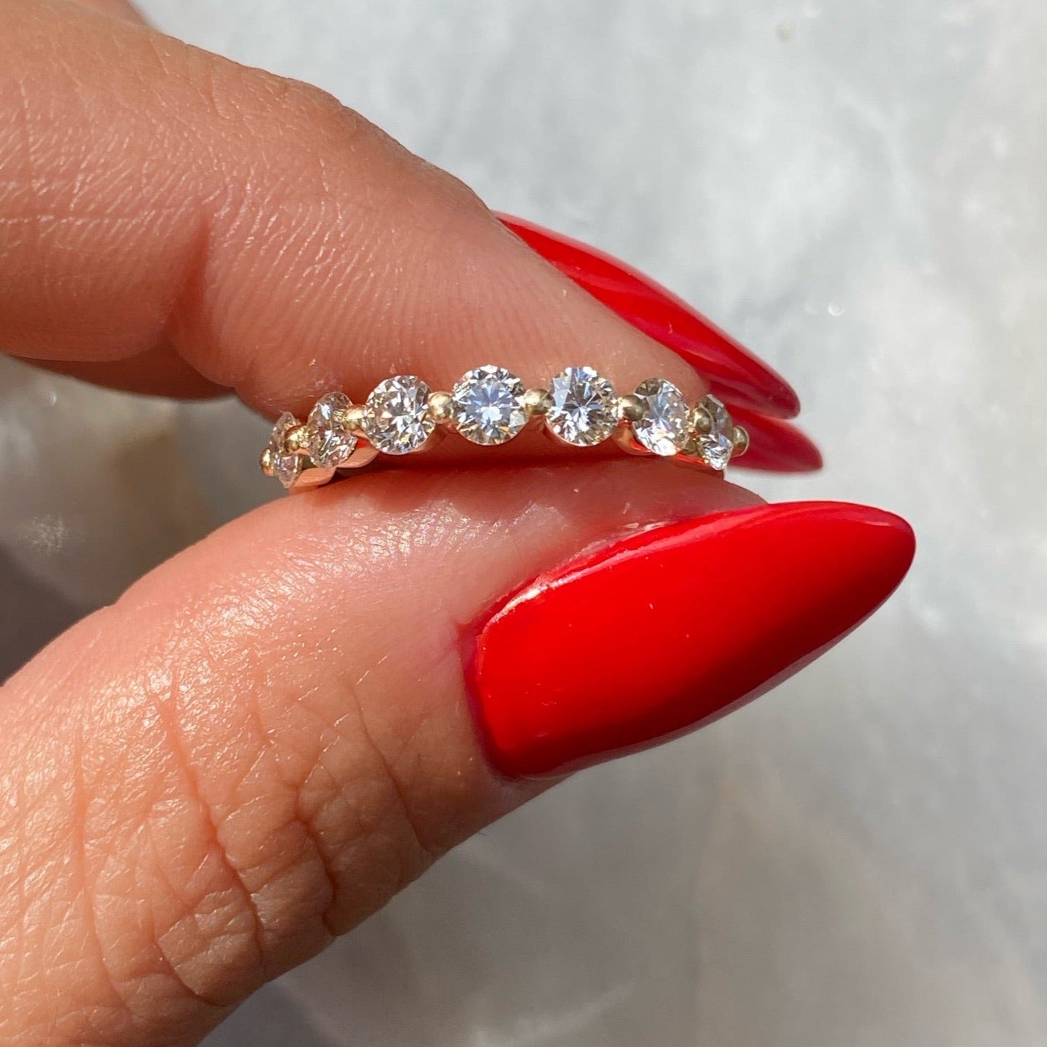 Round Brilliant Kissing Ring