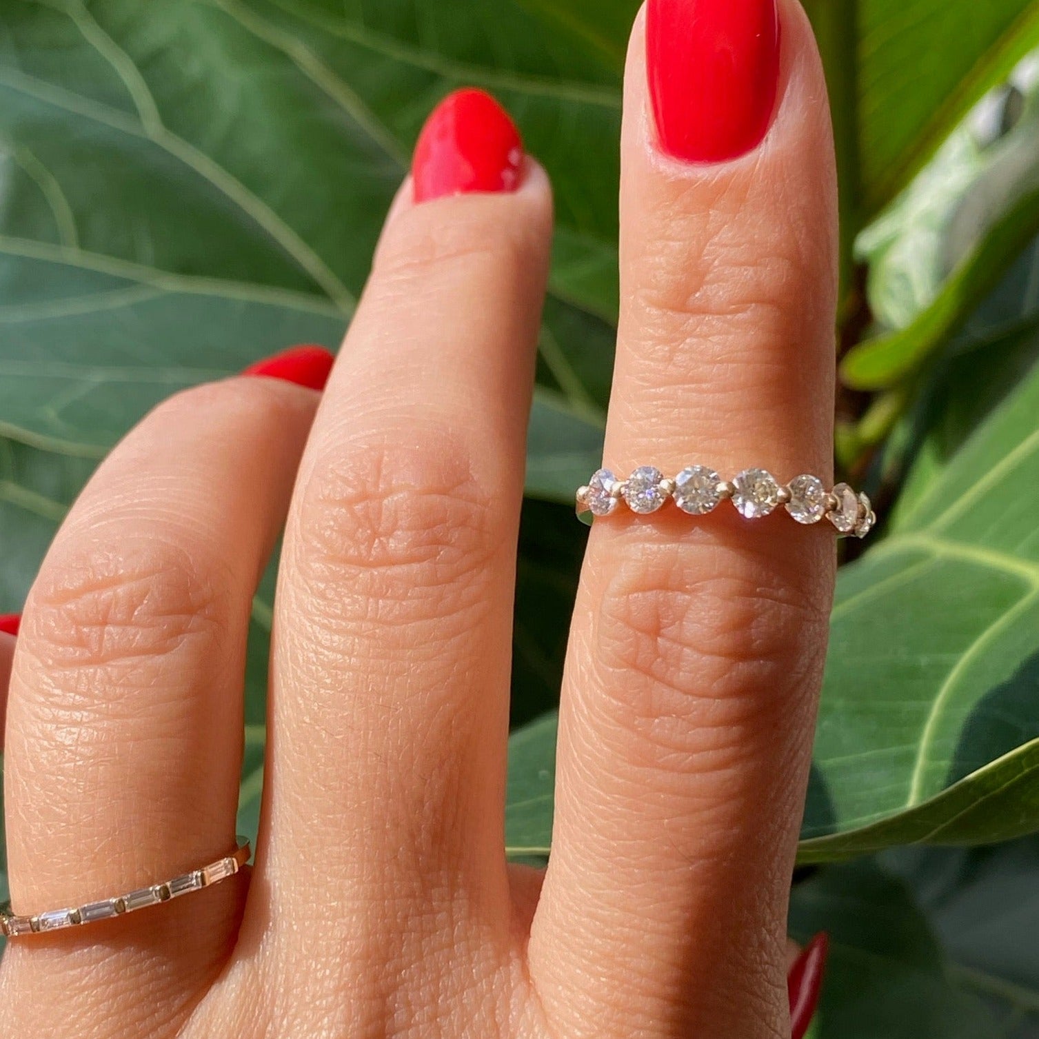 Round Brilliant Kissing Ring