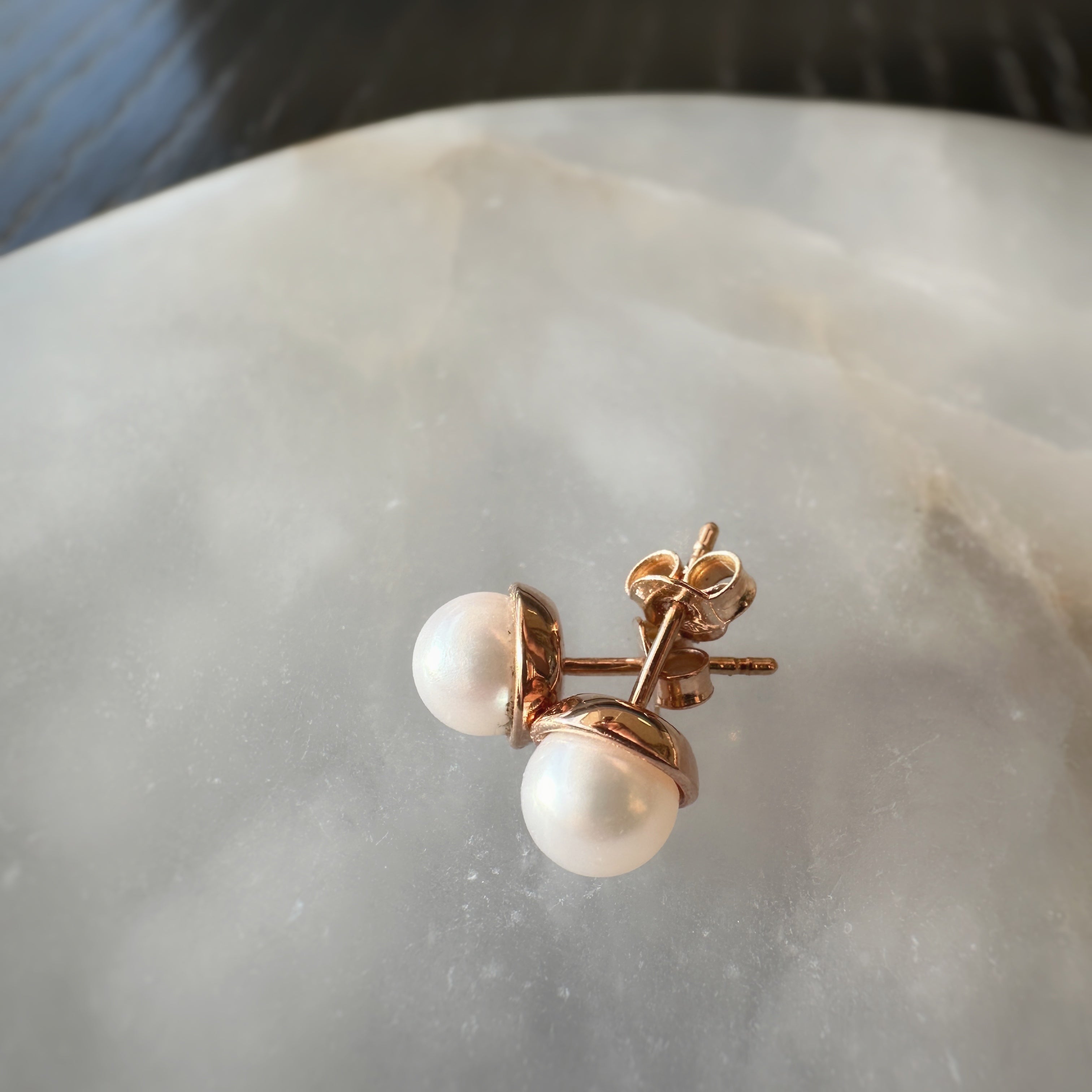 Classic Pearls in a gold frame