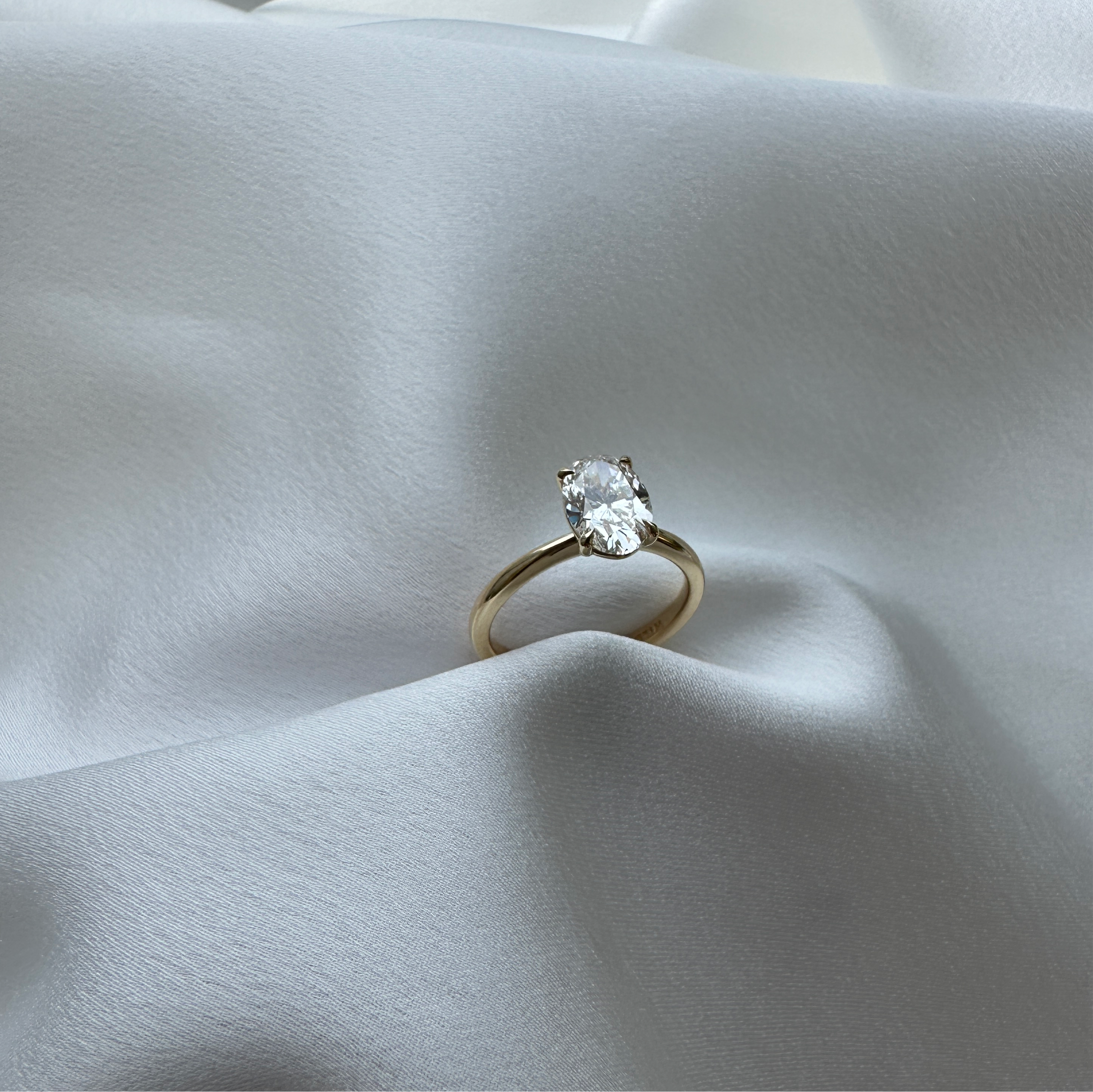 Oval Solitaire Ring  | Lab-Grown