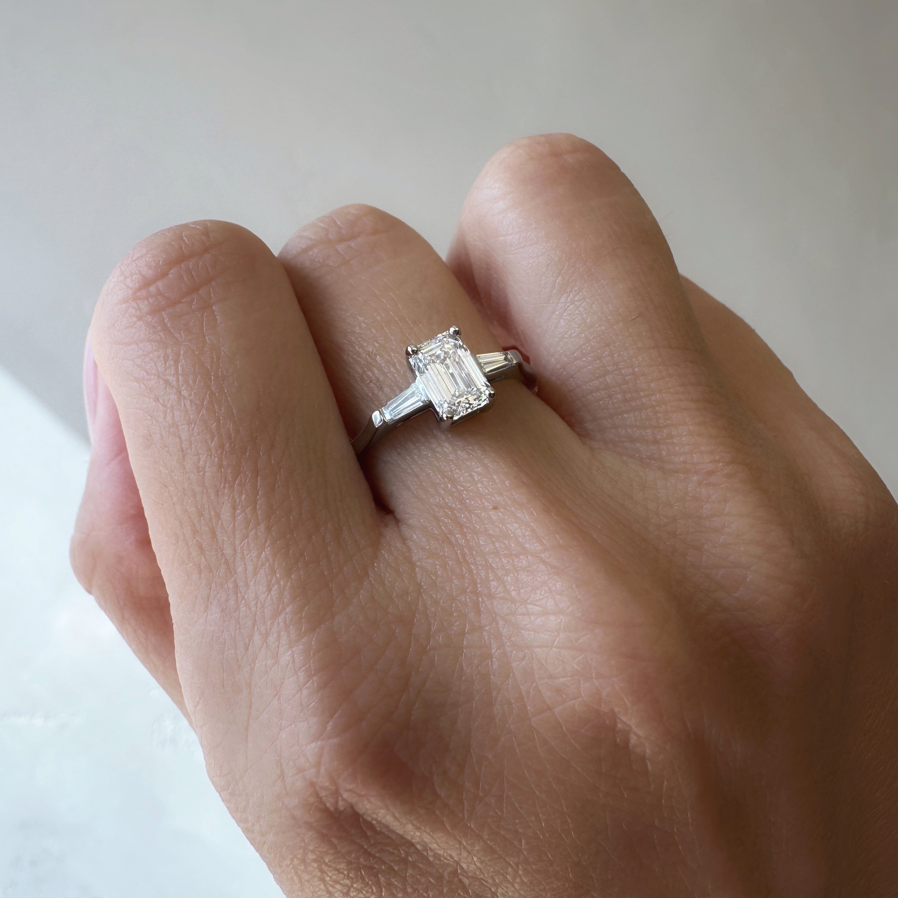 Emerald & Tapered Baguettes | 1CT