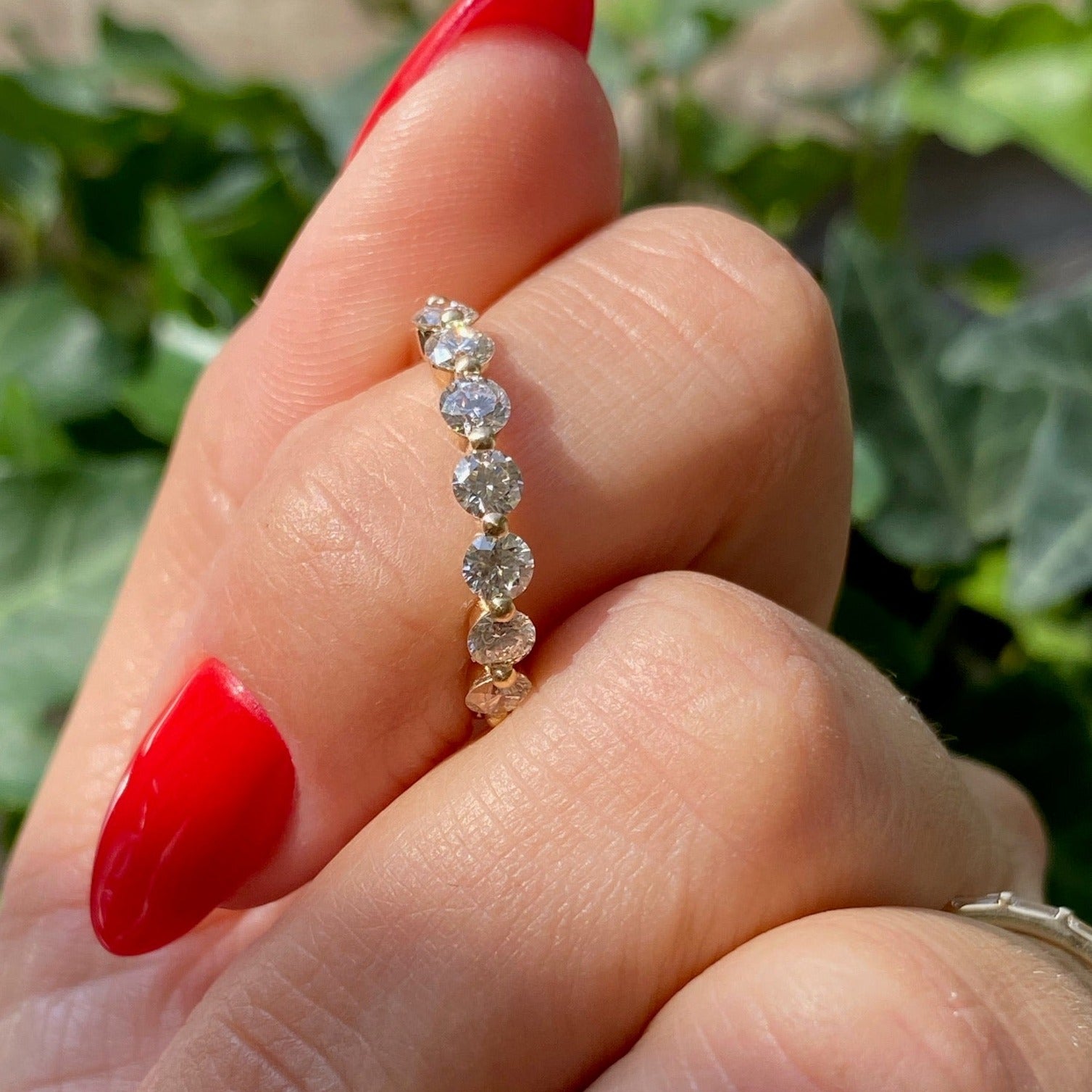 Round Brilliant Kissing Ring
